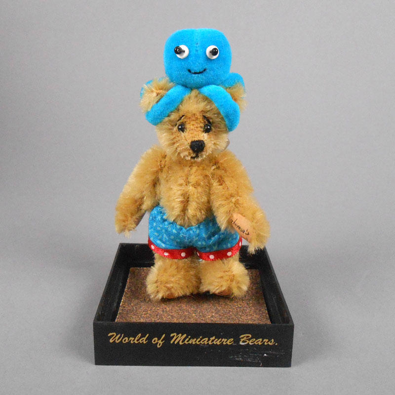World of Miniature Bears By Theresa Yang 2.5" Plush Bear Slugger #674B 